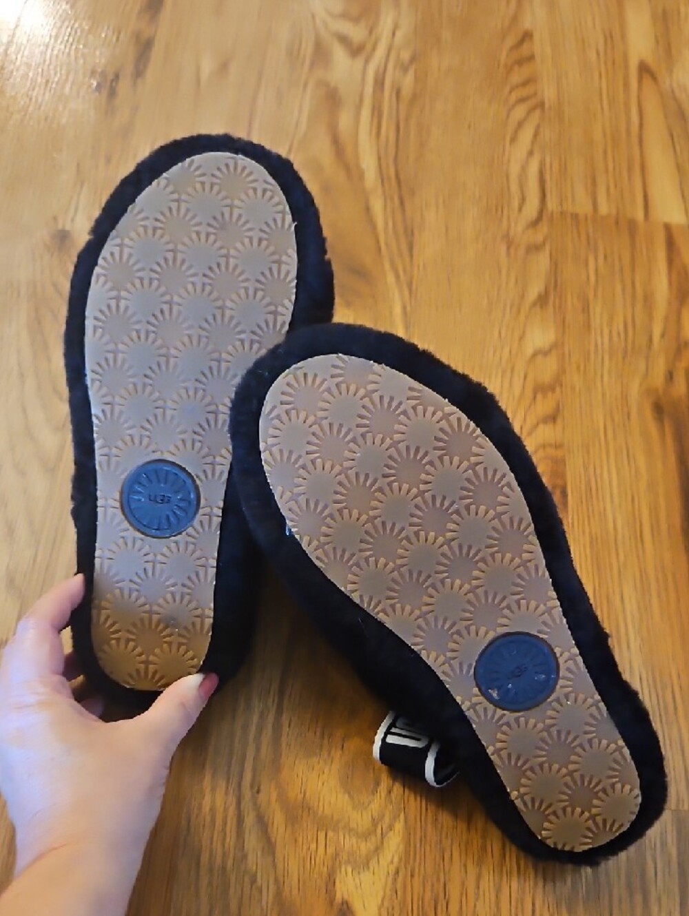 UGG Black Fluff Slides with Branded Heel Strap - Picture 4 of 4